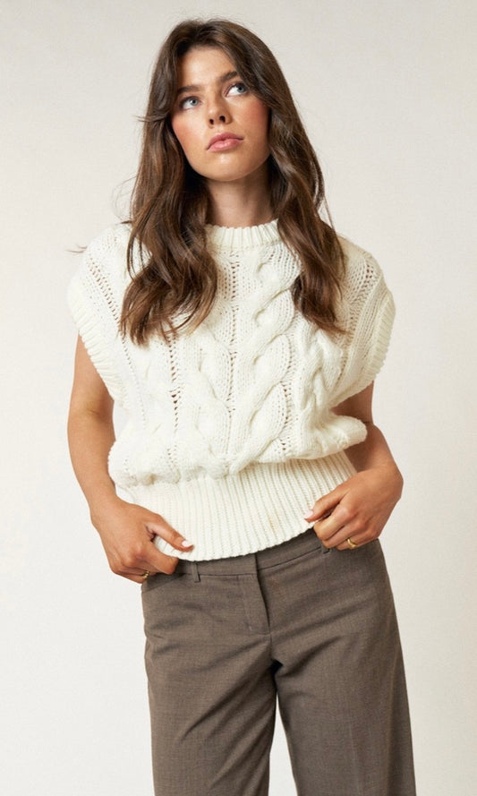 Tauni Twisted Cable Knit Sweater
