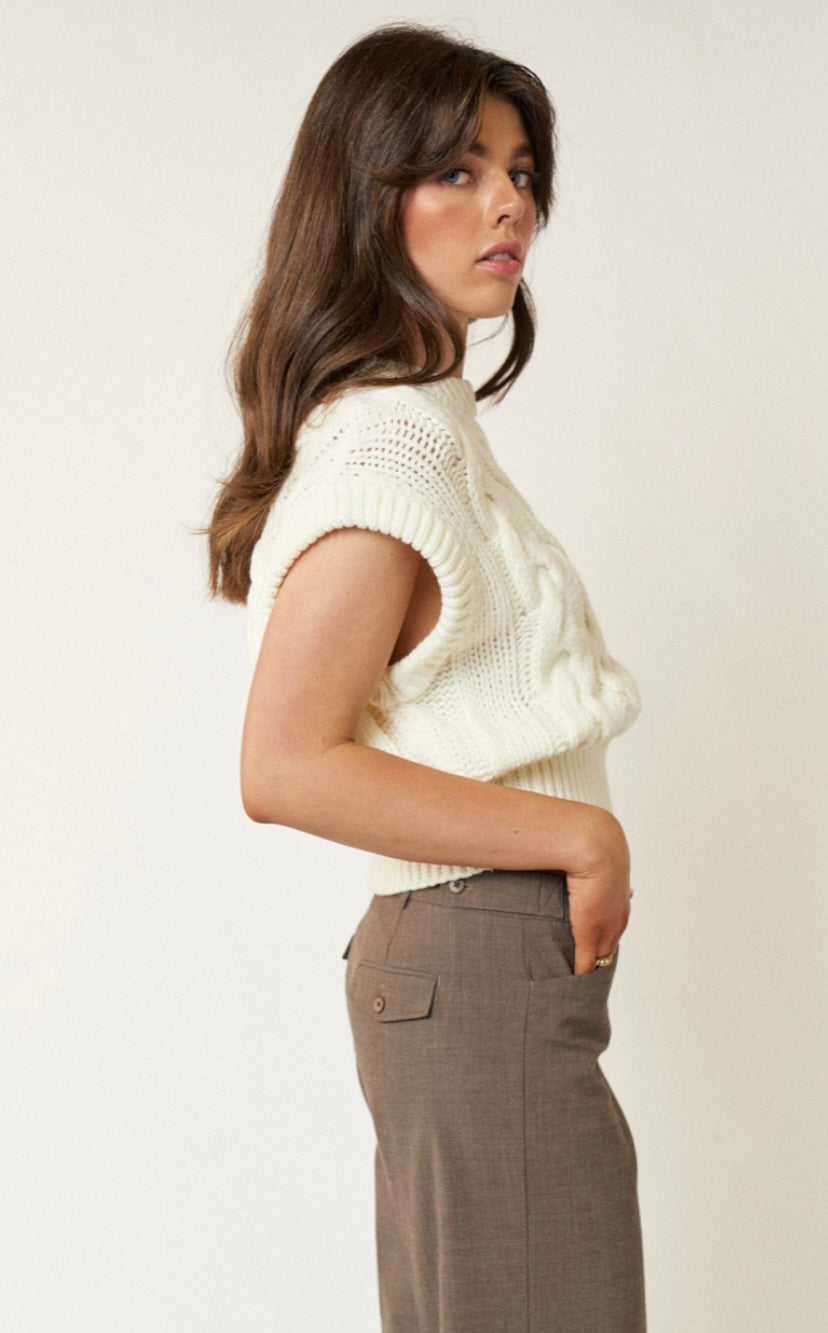 Tauni Twisted Cable Knit Sweater